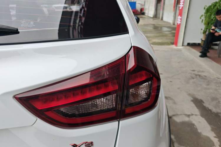 Used Geely Auto Vision X3 2021 PRO 1.5L CVT Deluxe Model Right Rear Taillight