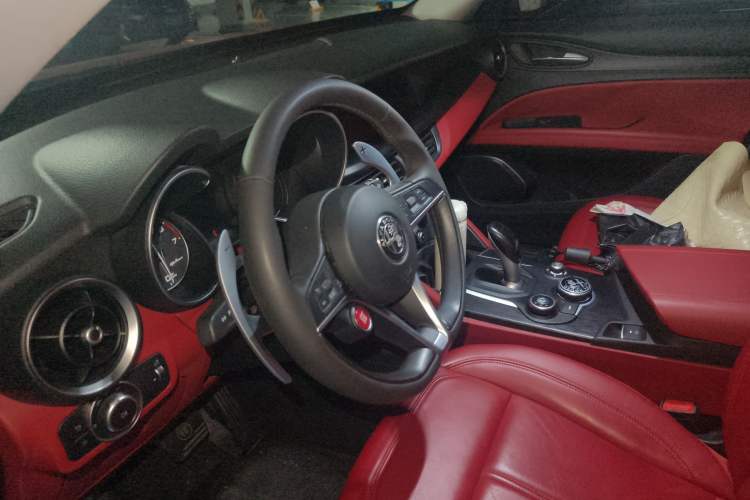 Used Alfa Romeo Stelvio 2017 2.0T 200HP Luxury Edition