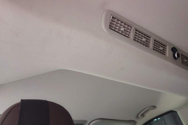 Used FORTHING Lingzhi PLUS 2021 2.0L Manual Luxury 7-Seater Headliner