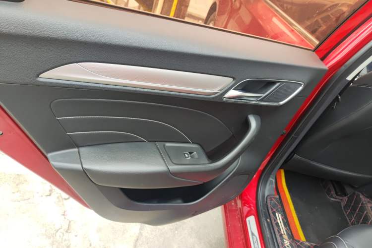 Used Roewe i6 New Energy 2017 45T Hybrid Connect & Smart Enjoyment Edition