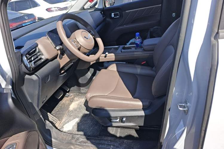 Used Wuling Starlight 730 2025 Model Pure Electric 500km Luxury Edition