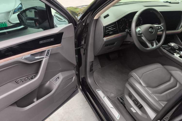 Used Volkswagen Touareg 2019 3.0 TSI RuiFeng Edition China V Standard