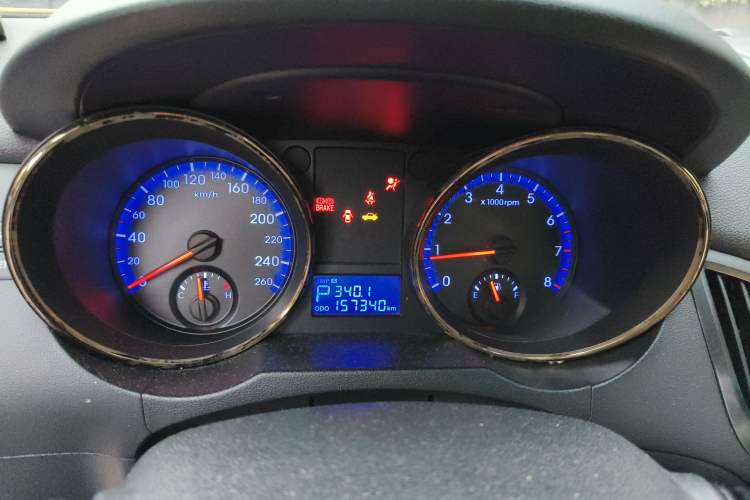 Used Hyundai Genesis Coupe 2009 2.0T Automatic Deluxe Edition Instrument Cluster