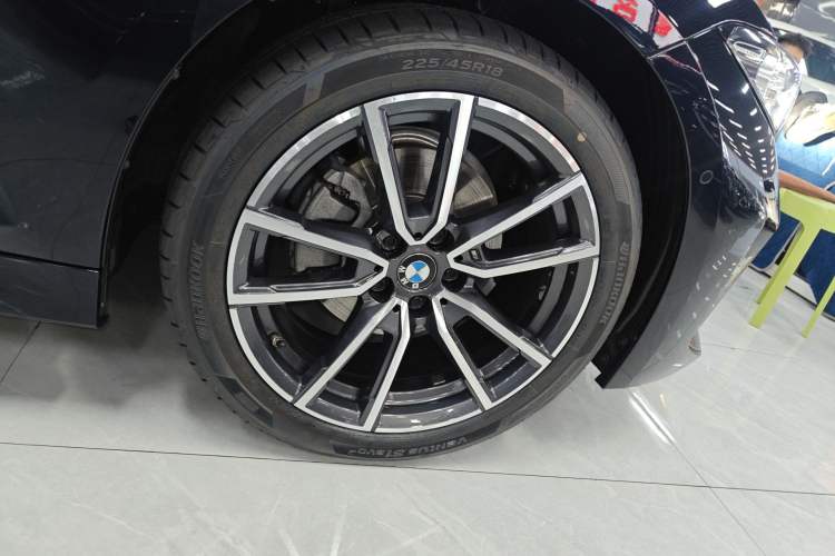 Used BMW 3 Series 2024 325Li M Sport Package Right Front Wheel Hub