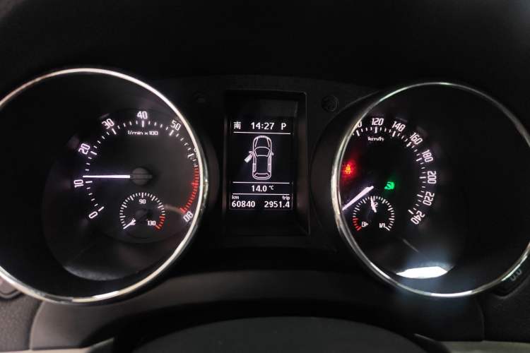 Used Skoda Yeti 2013 1.8T DSG Prestige Edition Instrument Cluster