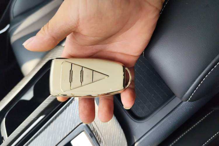 Used Venucia V 2021 260T Idol Edition