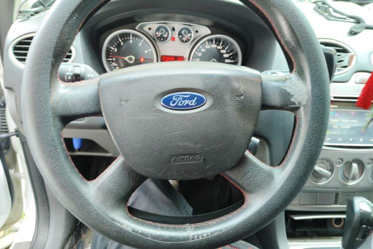 Used Ford Focus 2013 Hatchback Classic 1.8L Automatic Base Model
