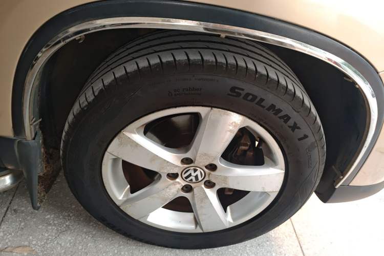 Used Volkswagen Tiguan 2012 1.8TSI Automatic All-Wheel Drive Elite Edition Right Front Wheel Hub