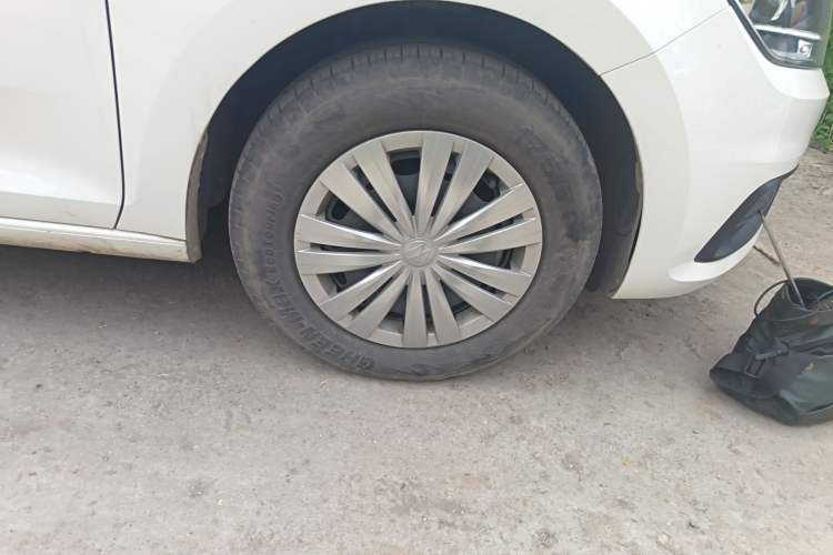 Used Volkswagen Santana 2021 1.5L Automatic Fashion Edition Right Front Wheel Hub