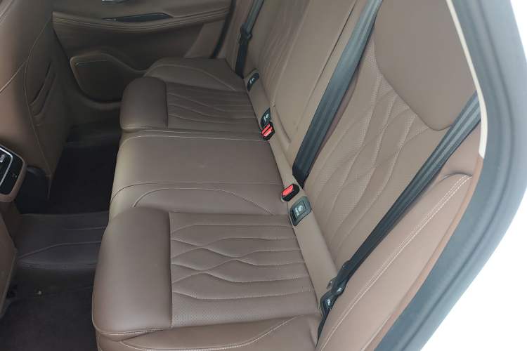 Used Chery Arrizo 8 2023 High-Performance Edition 2.0T DCT Powerfully Equipped Left Rear Seat