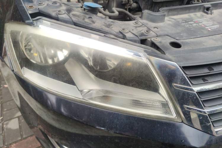 Used Volkswagen Lavida 2013 Restyled Classic 1.6L Automatic Comfort Edition Right Front Headlight