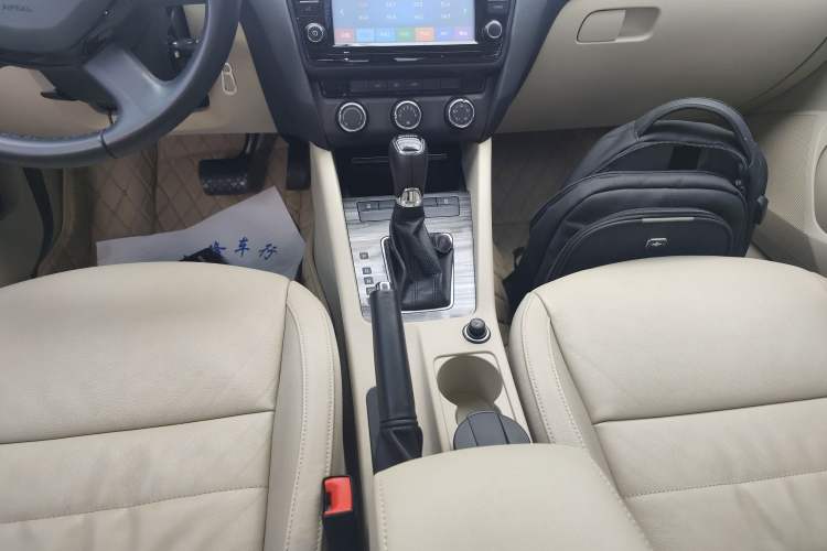 Used Skoda Octavia 2015 1.6L Automatic Yijun Edition
