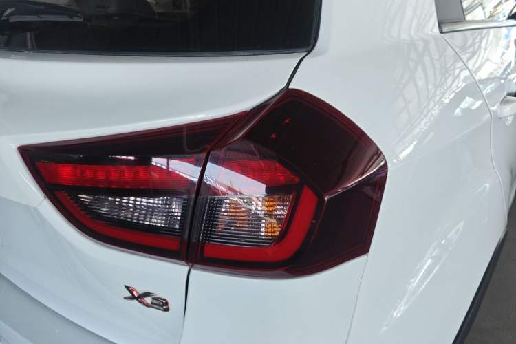Used Geely Auto Vision X3 2020 1.5L Manual Elite Edition Right Rear Taillight