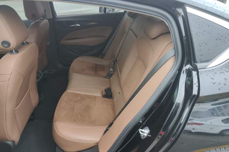 Used Buick Regal 2020 552T Luxury Version Left Rear Seat