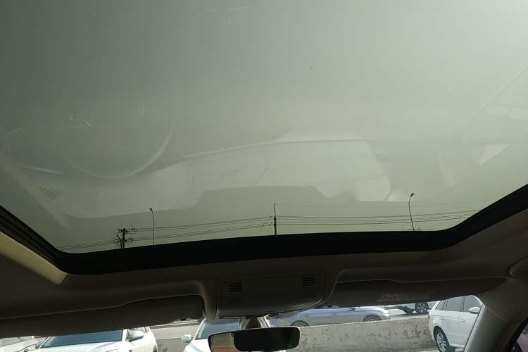 Used Volkswagen Tayron 2021 330TSI Two-Wheel Drive Luxury Smart Connectivity Version Headliner