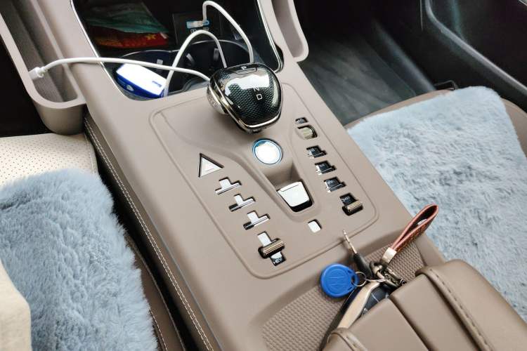 Used BYD Han 2025 DM-i Smart Drive 125KM Prestige Model Gear Lever