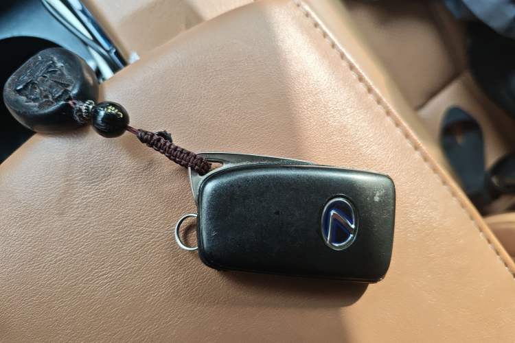 Used Lexus ES 2015 300h Comfort Edition
