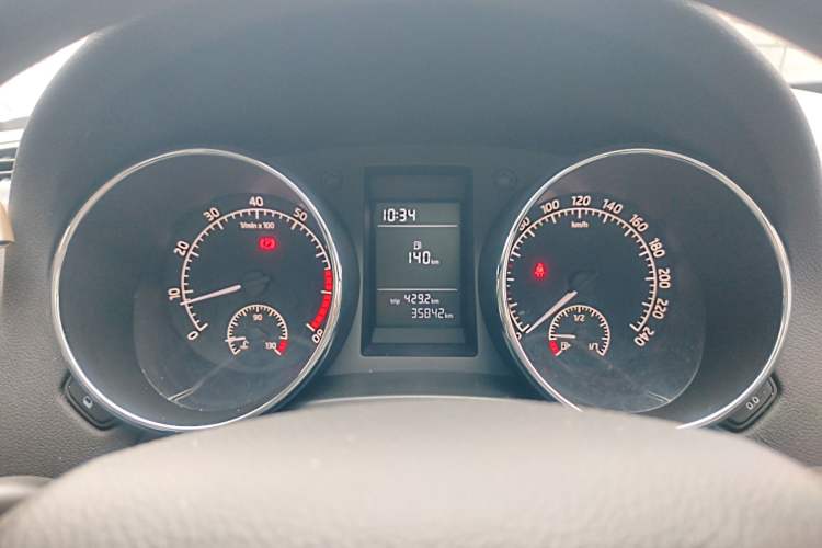 Used Skoda Yeti 2017 1.6L Manual Front-Wheel-Drive Version
