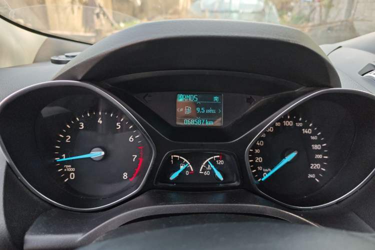 Used Ford Kuga 2018 Facelifted EcoBoost 180 Two-Wheel-Drive Platinum Wing Edition