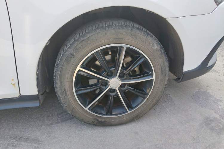 Used Geely Auto Emgrand 2016 Hatchback RS 1.5L Manual - Upward Edition
