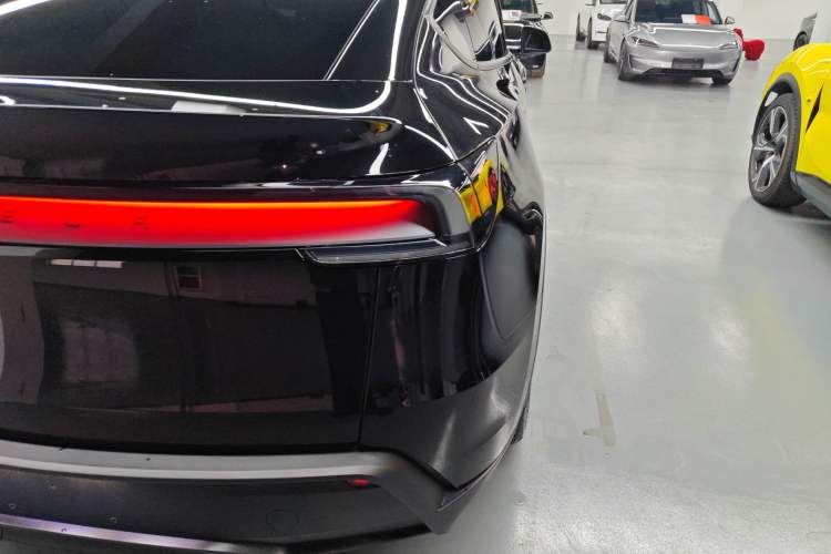 Used Tesla Model Y 2025 Rear-Wheel-Drive Version