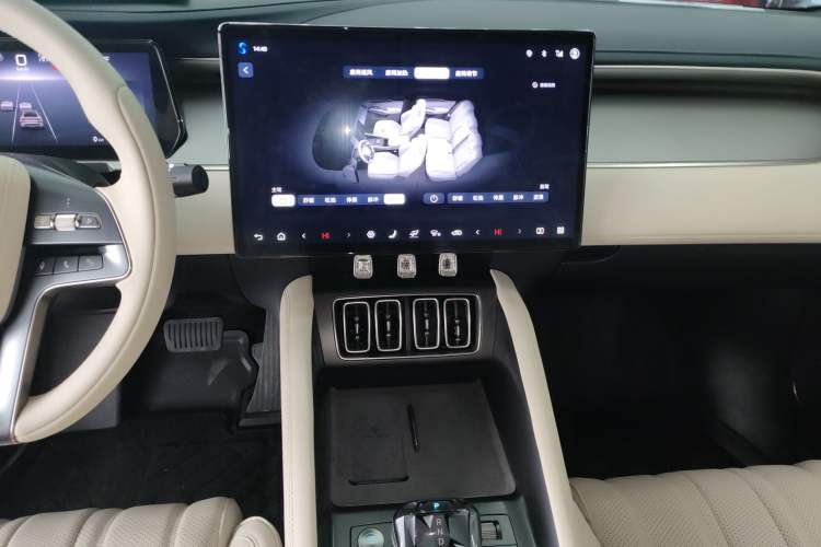 Used BYD Song L EV 2024 550 km Excellence Version Audio And AC Panel