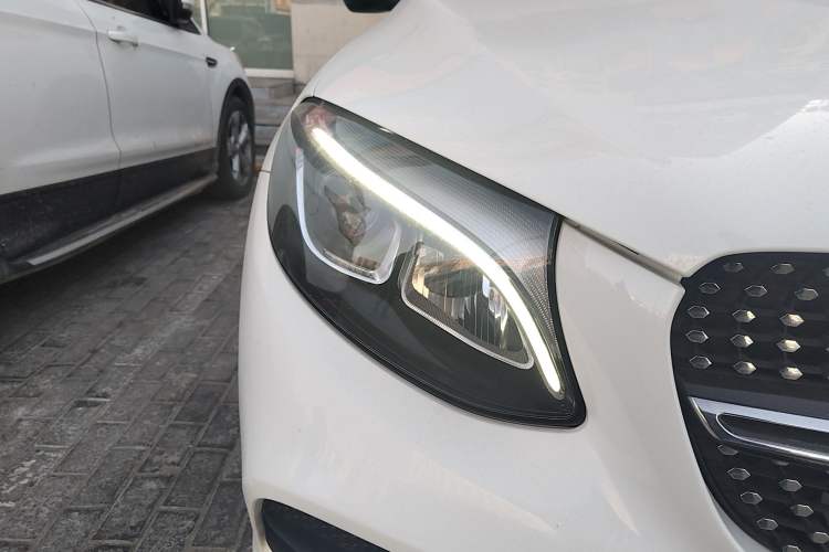 Used Mercedes-Benz GLC Coupe 2018 GLC 200 4MATIC Coupe SUV
