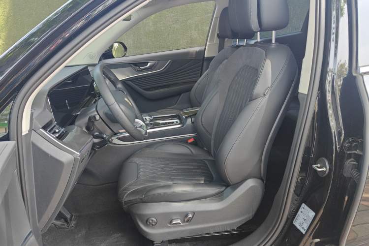 Used Hongqi HS5 2023 2.0T Qixiang Pro Edition
