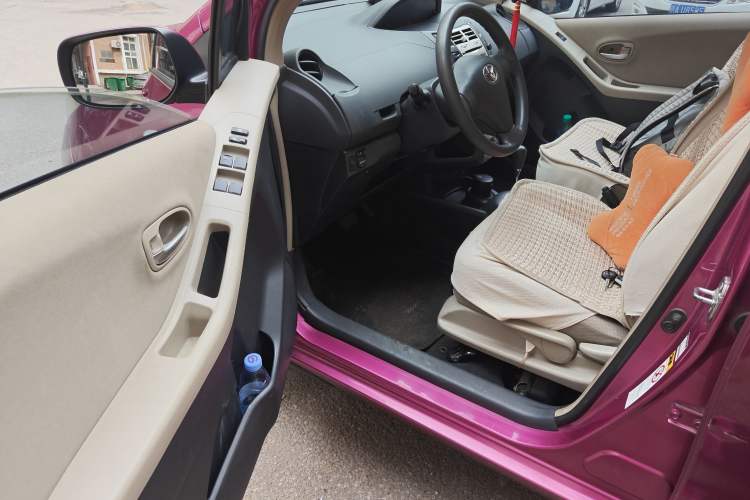 Used Toyota Yaris 2009 1.6E Automatic Comfort Edition Driver Seat