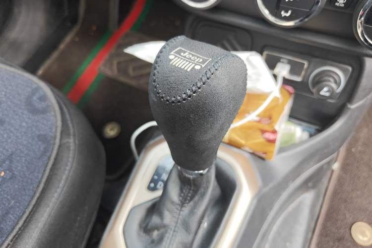 Used Jeep Renegade 2016 1.4T Automatic Jingneng Version+ Gear Lever