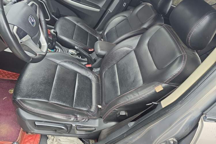 Used CHANGAN CS35 2014 1.6L Manual Luxury Navigation Model China IV Standard
