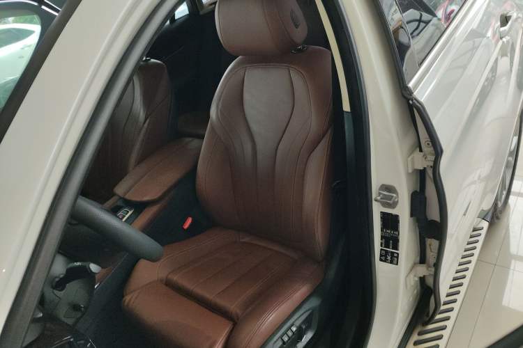 Used BMW X6 2017 xDrive28i
