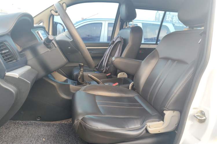 Used FORTHING Lingzhi 2022 M5 1.6L Practical 7-Seater
