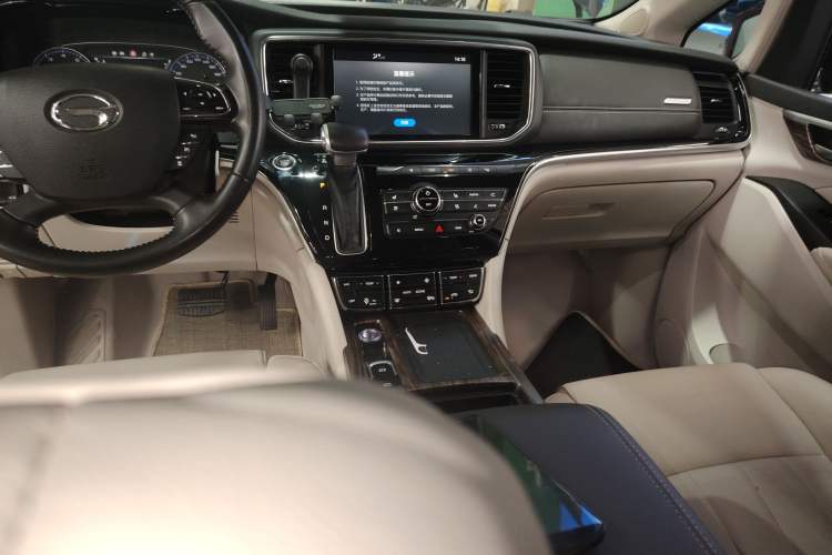 Used GAC Trumpchi M8 2018 320T Flagship Edition Audio And AC Panel