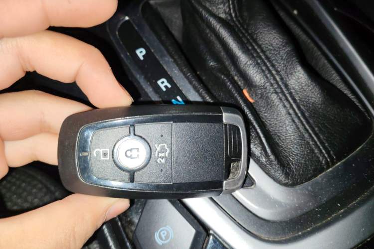 Used Ford Edge 2016 EcoBoost 245 Four-Wheel Drive Titanium Edition 7-Seater
