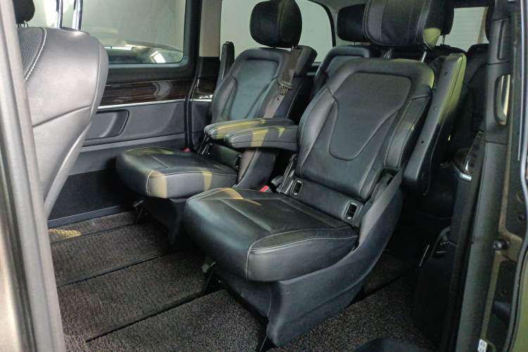 Used Mercedes-Benz V-Class 2017 V 260 Avantgarde Edition
