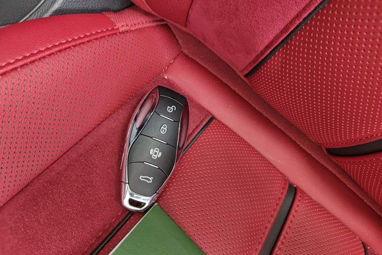 Used Hongqi H6 2024 2.0T ZhiShang Version Vehicle Key