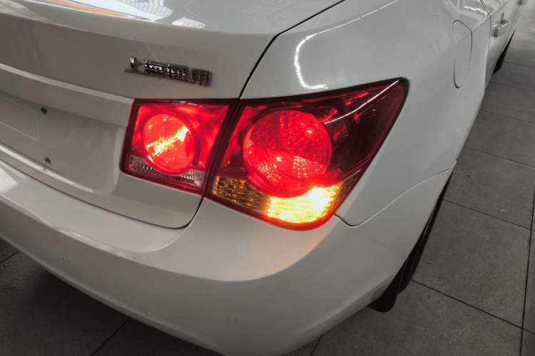 Used Chevrolet Cruze 2013 1.8L SE AT Exterior 3