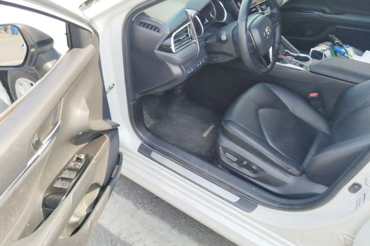 Used Toyota Camry 2021 2.0G Luxury Edition Driver Seat