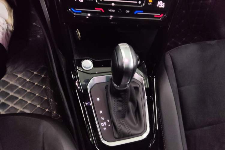 Used Volkswagen T-ROC 2020 280TSI DSG Two-Wheel-Drive Luxury Version
