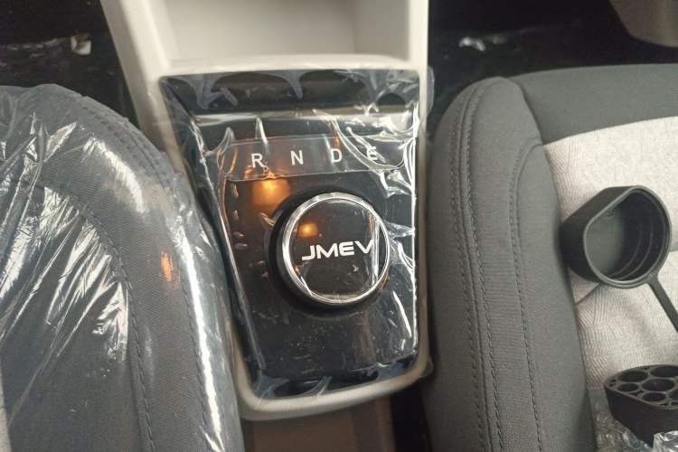 Used JMEV Xiao Qilin 2026 Model PLUS+ Comfort Version Gear Lever