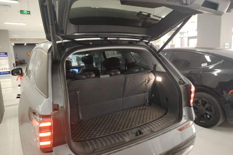 Used Ford Edge 2023 Ford Explorer L 2.0T EcoBoost Four-Wheel Drive 7-Seater Supreme Model