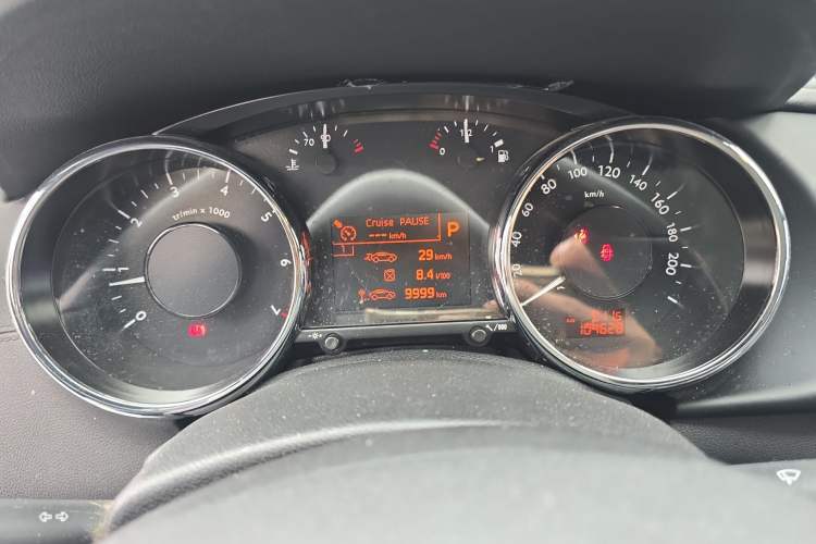 Used Peugeot 3008 2015 1.6THP Roland Garros Edition Instrument Cluster