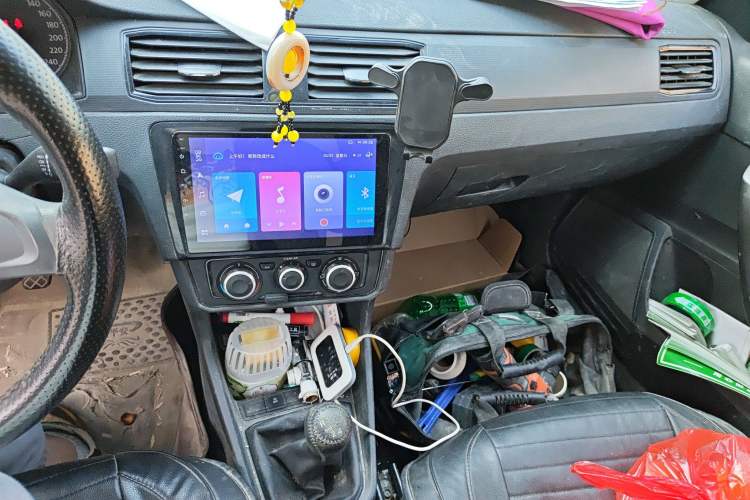 Used Volkswagen Santana 2021 1.5L Manual Fashion Edition Audio And AC Panel