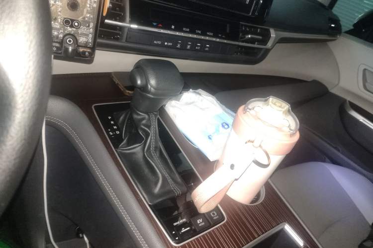 Used Toyota Granvia 2023 2.5L Hybrid Comfort Edition