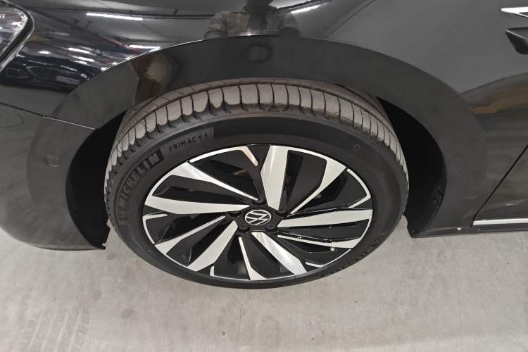 Used Volkswagen Passat 2022 330TSI Starry Luxury Edition – Exclusive Special Edition