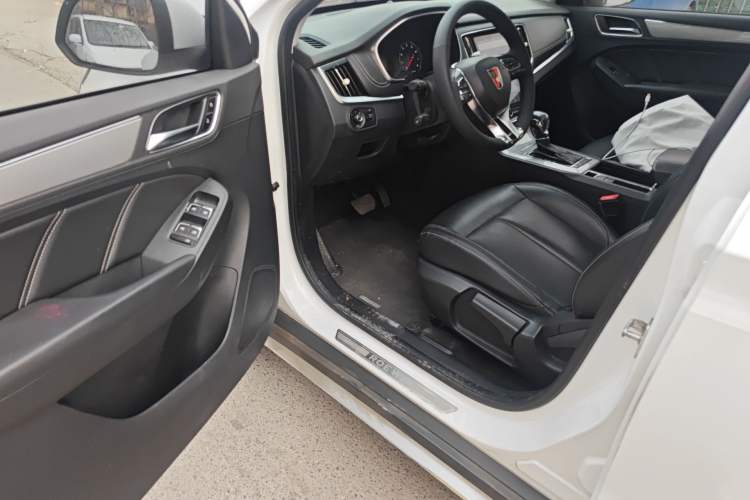 Used Roewe RX5 2018 20T Two-Wheel Drive Automatic Internet Smart Edition