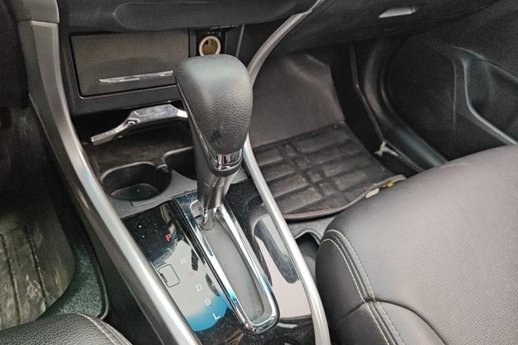 Used Honda Crider 2016 1.8L CVT Leading Edition Gear Lever