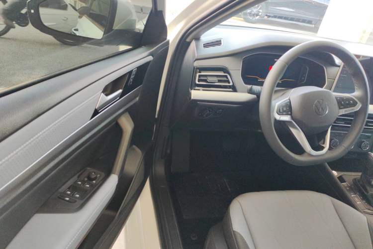 Used Volkswagen Lavida 2024 1.5L Automatic Starry Sky 5 Million Edition Driver Seat