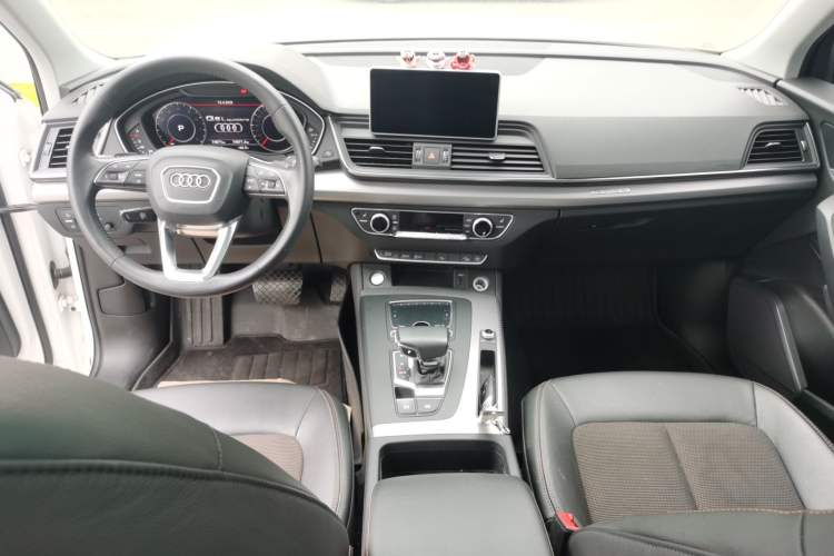 Used Audi Q5L 2018 45 TFSI Prestige Fashion Edition China V Emission Standard Center Console